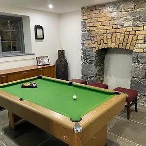  Holiday home Old 'four Sisters'